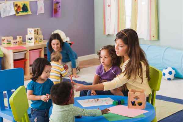 curso-de-auxiliar-de-creche